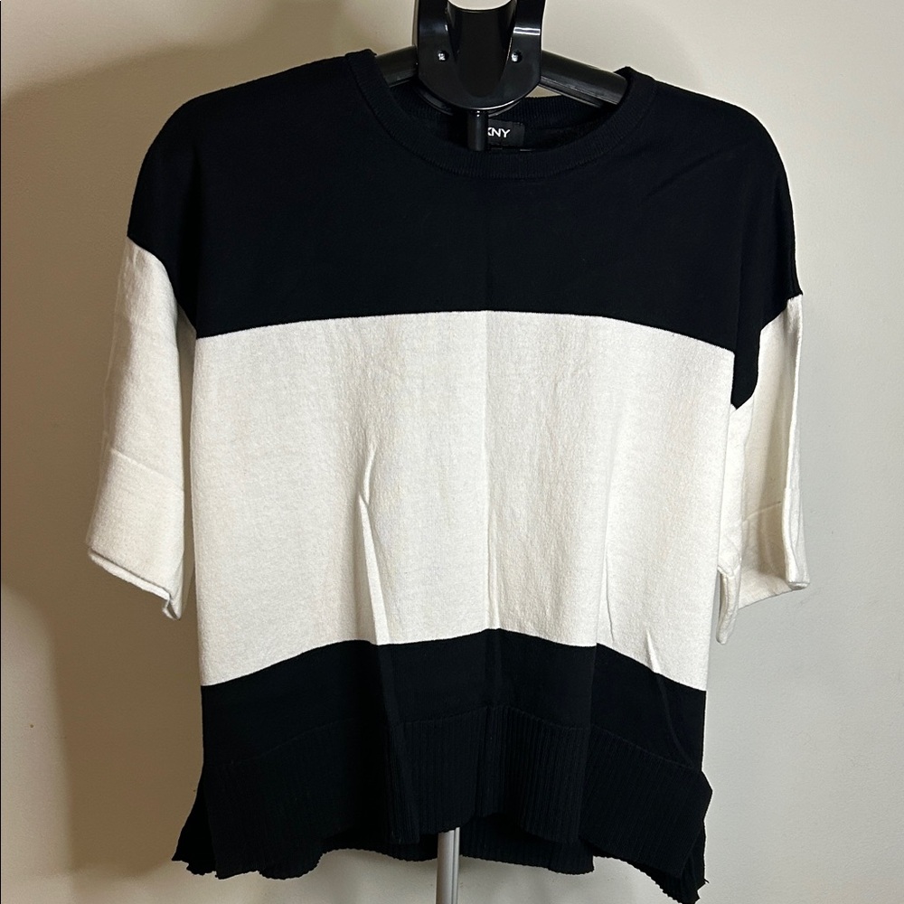 DKNY Black and White Colorblock Short Sleeve Sweater